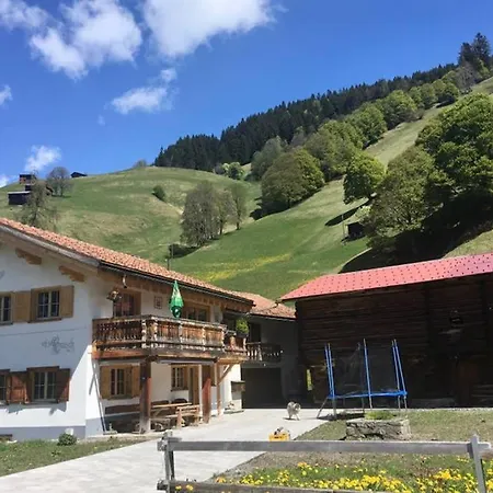 Ferienwohnung Uf Z'enisch Апартаменты