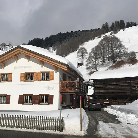 Ferienwohnung Uf Z'enisch Klosters