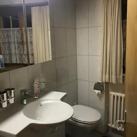 Ferienwohnung Uf Z'enisch Appartamento *