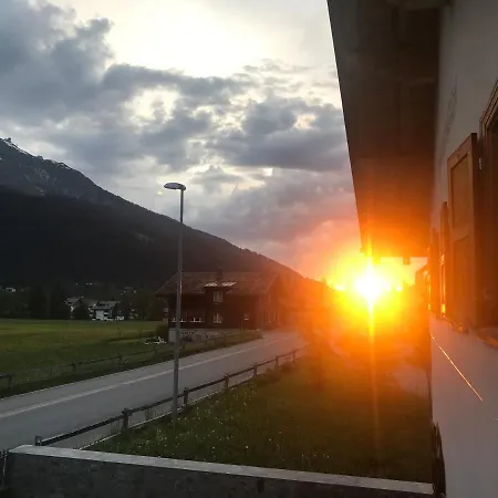 Ferienwohnung Uf Z'enisch Lägenhet *