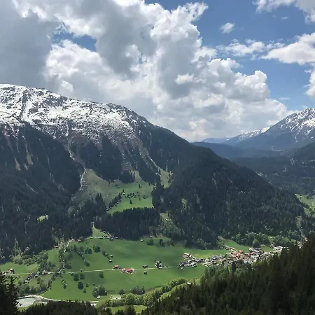 Ferienwohnung Uf Z'enisch Appartamento Klosters