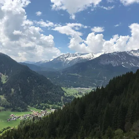 Ferienwohnung Uf Z'enisch * Klosters