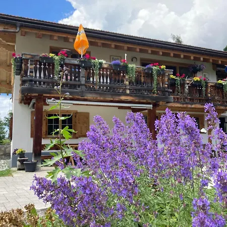 Ferienwohnung Uf Z'enisch Апартаменты