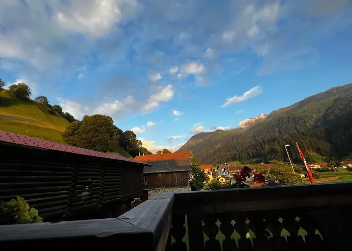 Ferienwohnung Uf Z'enisch Appartement *