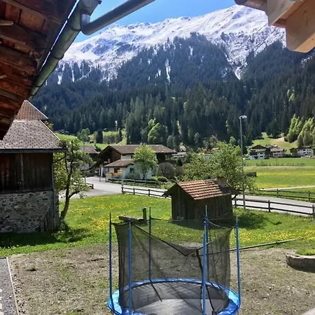 Ferienwohnung Uf Z'enisch Appartement *