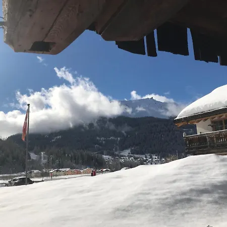 Ferienwohnung Uf Z'enisch Klosters