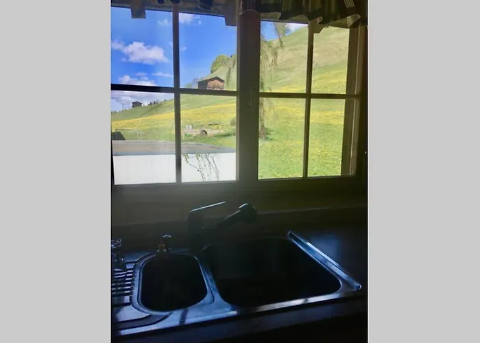 Ferienwohnung Uf Z'enisch شقة