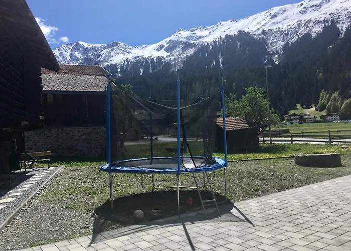 Ferienwohnung Uf Z'enisch شقة