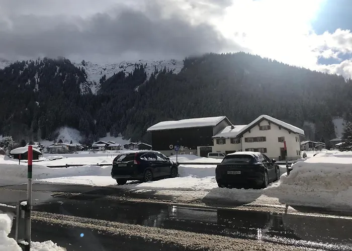 Ferienwohnung Uf Z'enisch كلوسترز