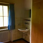 Ferienwohnung Uf Z'enisch アパート *