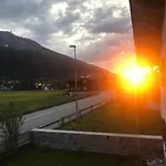 Ferienwohnung Uf Z'enisch * クロスタース