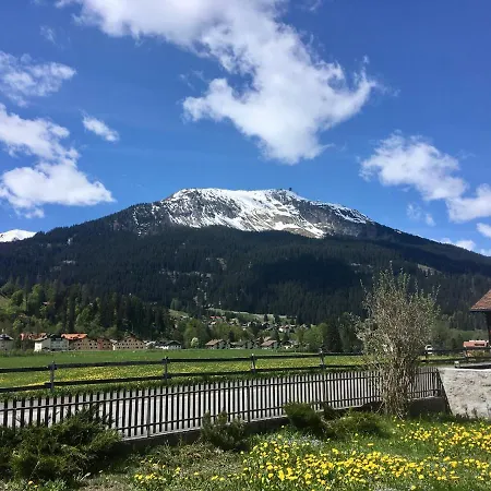 Ferienwohnung Uf Z'enisch Klosters
