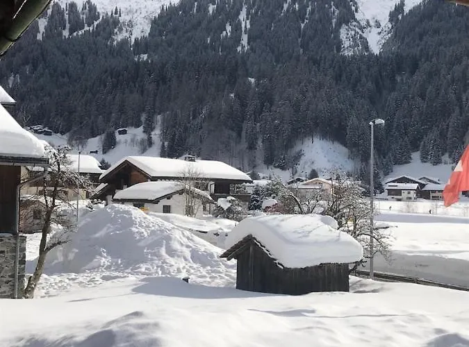 Ferienwohnung Uf Z'enisch Klosters